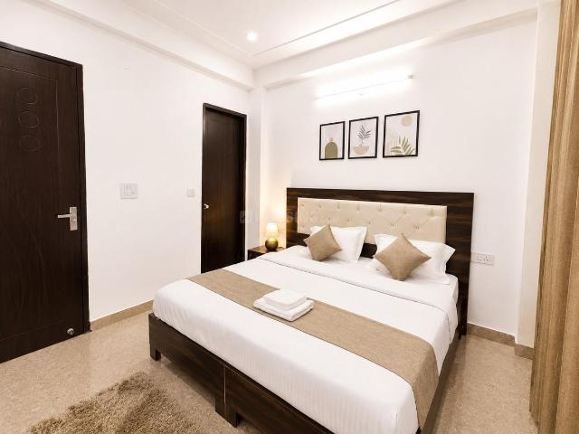 3 BHK Apartment in Sector 52 for rent Gurgaon. The reference number is 20753216