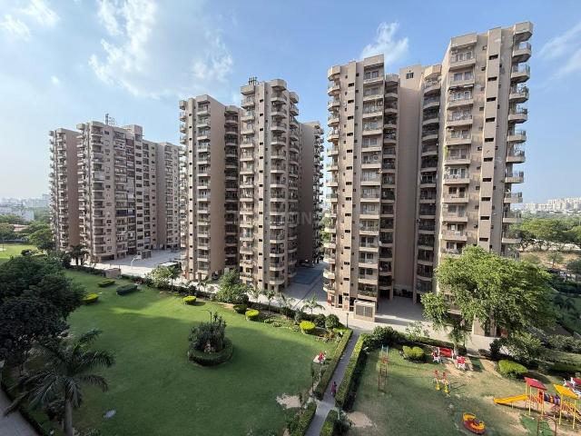 3 BHK Apartment in Sector 52 for rent Gurgaon. The reference number is 20852121