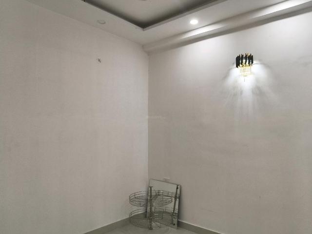 3 BHK Apartment in Sector 52 for resale Gurgaon. The reference number is 19357601