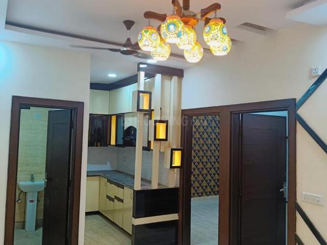 3 BHK Apartment in Sector 52 for resale Noida. The reference number is 19733061