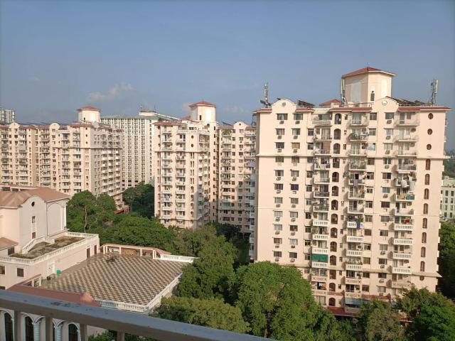 3 BHK Apartment in Sector 53 for rent Gurgaon. The reference number is 21097293