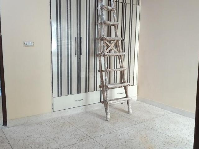 3 BHK Apartment in Sector 5 Dwarka for rent New Delhi. The reference number is 21216559
