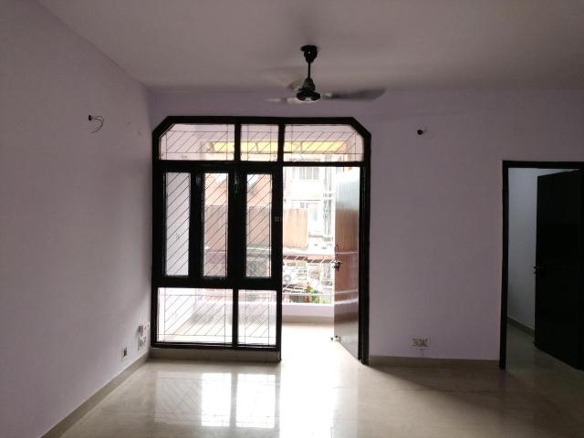 3 BHK Apartment in Sector 5 Dwarka for resale New Delhi. The reference number is 14110498