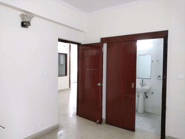 3 BHK Apartment in Sector 5 Dwarka for resale New Delhi. The reference number is 20364844