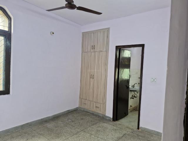 3 BHK Apartment in Sector 5 Dwarka for resale New Delhi. The reference number is 20624201