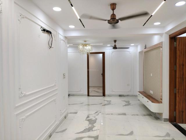 3 BHK Apartment in Sector 5 Dwarka for resale New Delhi. The reference number is 21057918