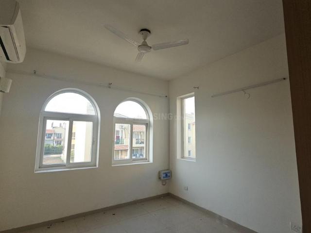 3 BHK Apartment in Sector 65 for rent Gurgaon. The reference number is 20018802