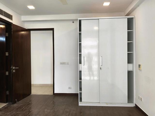 3 BHK Apartment in Sector 65 for resale Gurgaon. The reference number is 18420414