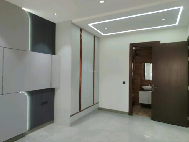 3 BHK Apartment in Sector 65 for resale Gurgaon. The reference number is 19264046