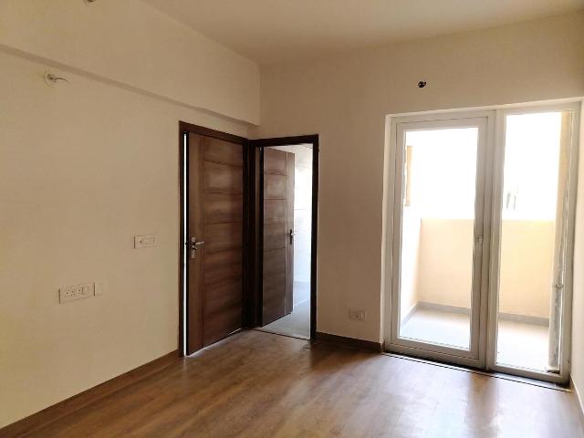 3 BHK Apartment in Sector 69 for rent Gurgaon. The reference number is 20043379