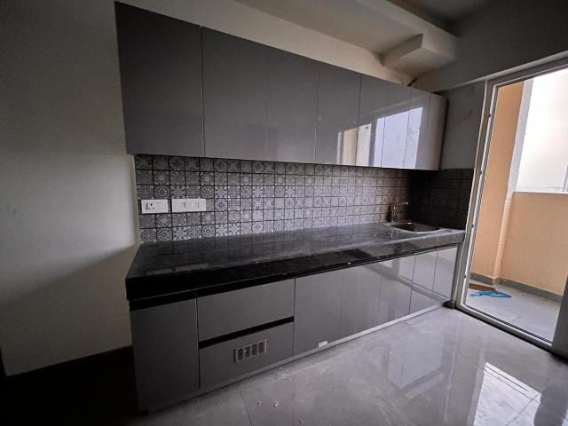 3 BHK Apartment in Sector 69 for rent Gurgaon. The reference number is 21061918