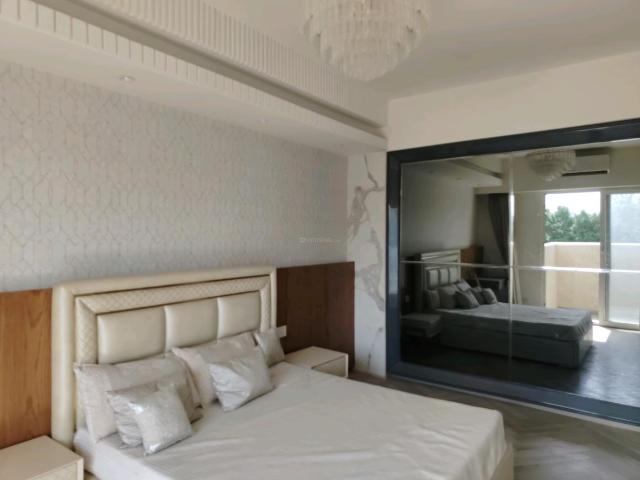 3 BHK Apartment in Sector 69 for resale Gurgaon. The reference number is 21263064
