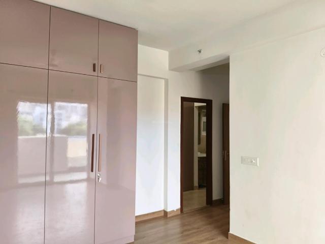 3 BHK Apartment in Sector 60 for rent Gurgaon. The reference number is 18192124