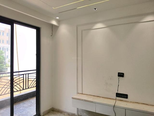 3 BHK Apartment in Sector 60 for resale Gurgaon. The reference number is 18192185