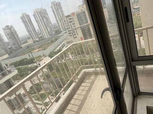 3 BHK Apartment in Sector 61 for resale Gurgaon. The reference number is 21015196