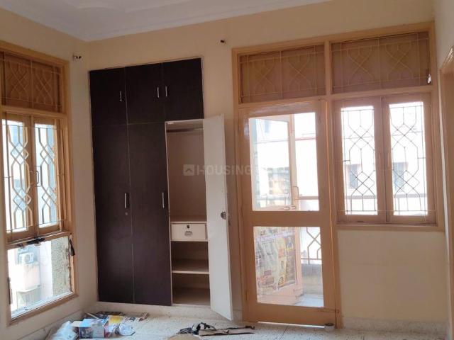 3 BHK Apartment in Sector 62 for rent Noida. The reference number is 21075965