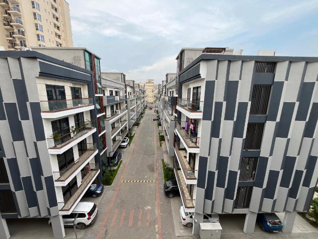 3 BHK Apartment in Sector 63 for rent Gurgaon. The reference number is 20919686