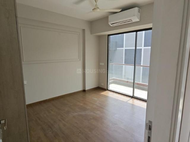 3 BHK Apartment in Sector 63 for rent Gurgaon. The reference number is 20125441