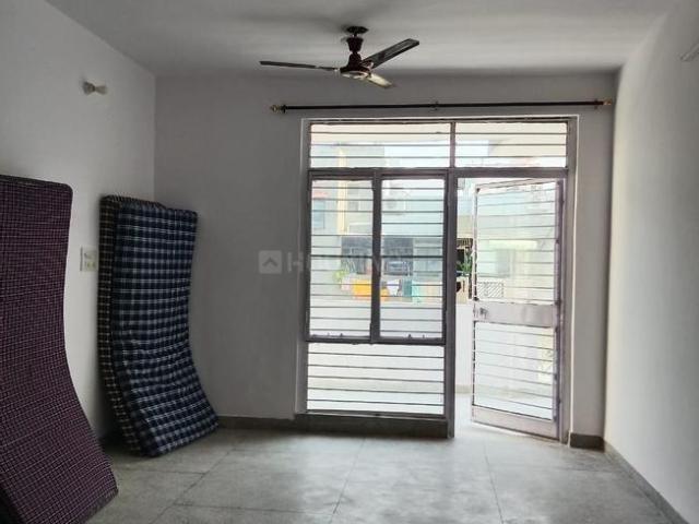 3 BHK Apartment in Sector 6 Dwarka for rent New Delhi. The reference number is 21030146