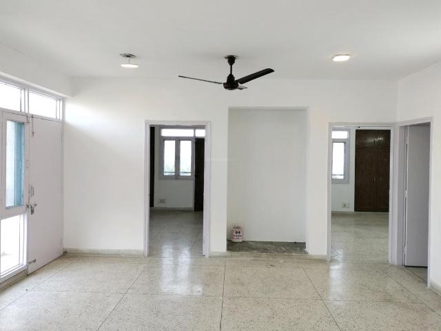 3 BHK Apartment in Sector 6 Dwarka for resale New Delhi. The reference number is 15804473