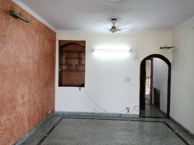 3 BHK Apartment in Sector 6 Dwarka for resale New Delhi. The reference number is 18322808