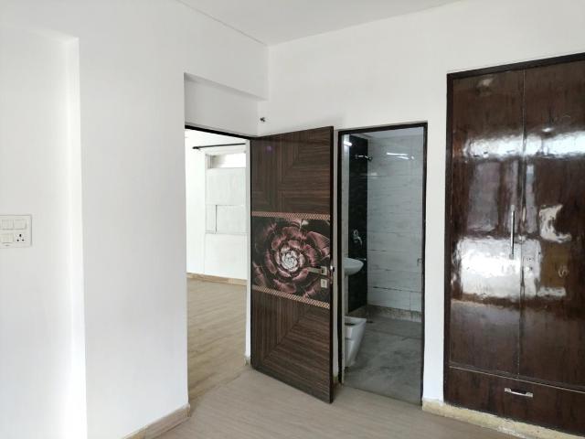 3 BHK Apartment in Sector 6 Dwarka for resale New Delhi. The reference number is 18521314