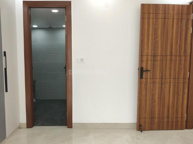 3 BHK Apartment in Sector 6 Dwarka for resale New Delhi. The reference number is 19908437