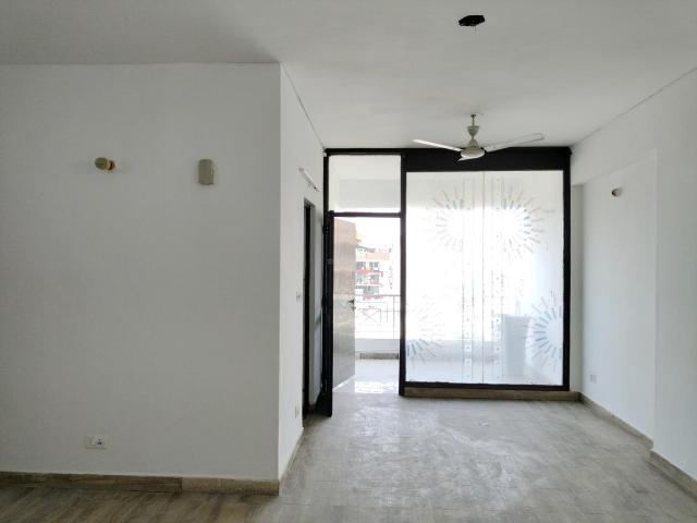 3 BHK Apartment in Sector 6 Dwarka for resale New Delhi. The reference number is 20011182