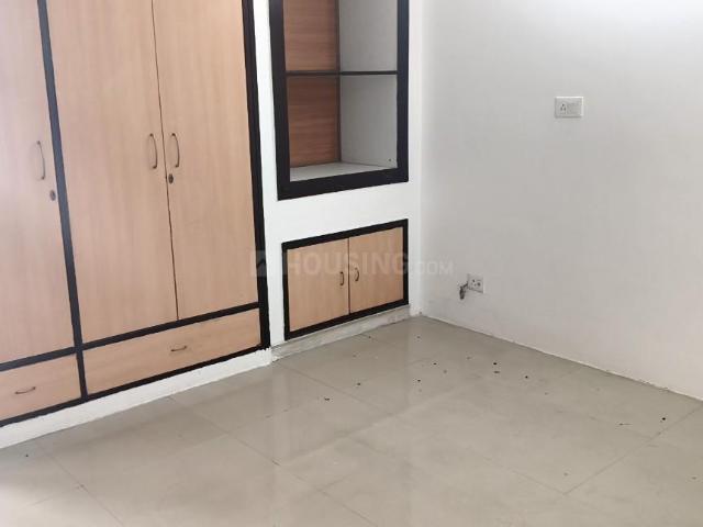 3 BHK Apartment in Sector 6 Dwarka for resale New Delhi. The reference number is 20082734