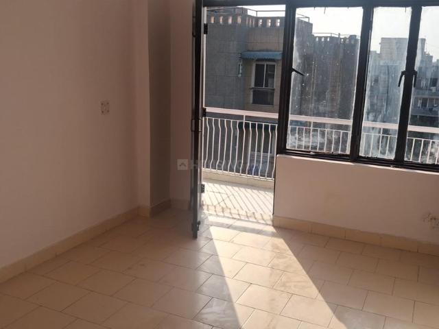 3 BHK Apartment in Sector 6 Dwarka for resale New Delhi. The reference number is 20114919