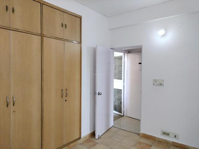 3 BHK Apartment in Sector 6 Dwarka for resale New Delhi. The reference number is 20247140