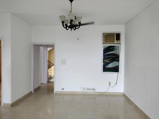 3 BHK Apartment in Sector 6 Dwarka for resale New Delhi. The reference number is 20247382