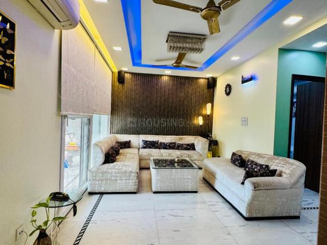 3 BHK Apartment in Sector 6 Dwarka for resale New Delhi. The reference number is 20788847