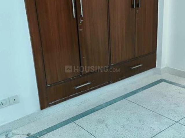 3 BHK Apartment in Sector 6 Dwarka for resale New Delhi. The reference number is 21011003