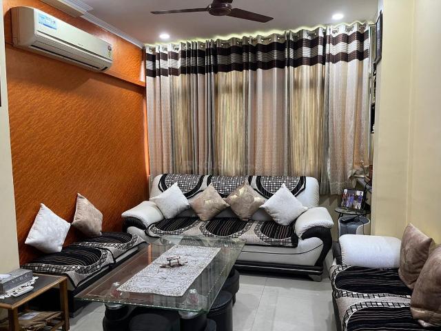 3 BHK Apartment in Sector 6 Dwarka for resale New Delhi. The reference number is 21385099