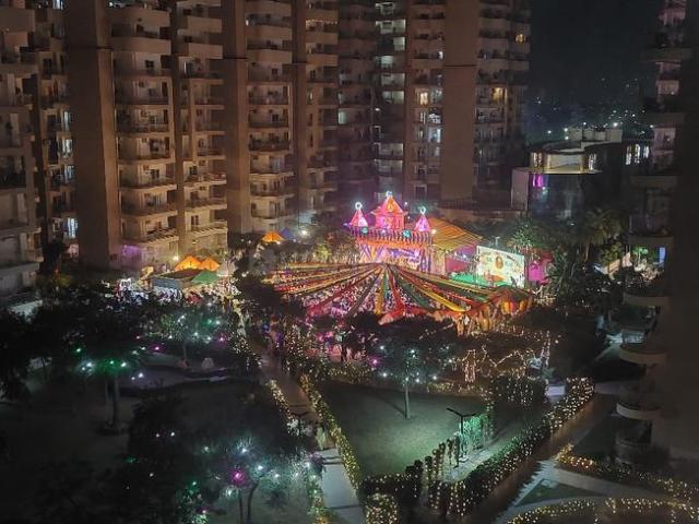3 BHK Apartment in Sector 74 for rent Noida. The reference number is 20899788