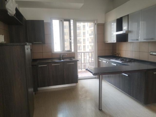 3 BHK Apartment in Sector 75 for rent Noida. The reference number is 21165634