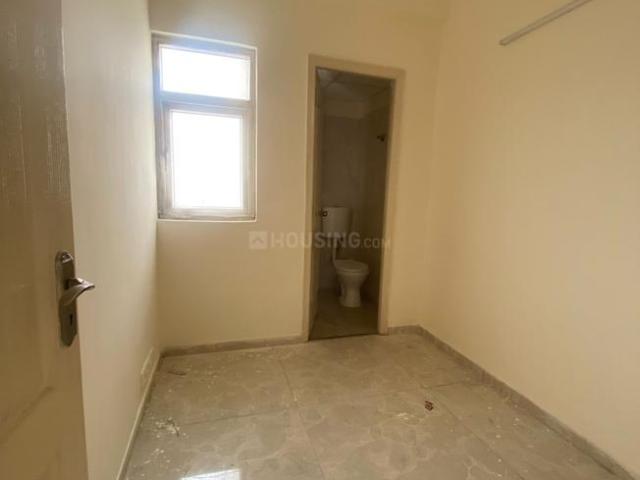 3 BHK Apartment in Sector 75 for rent Noida. The reference number is 21163116