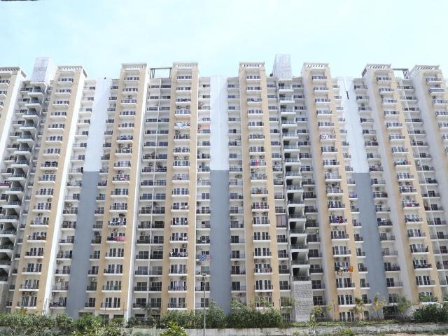 3 BHK Apartment in Sector 75 for resale Noida. The reference number is 20502914