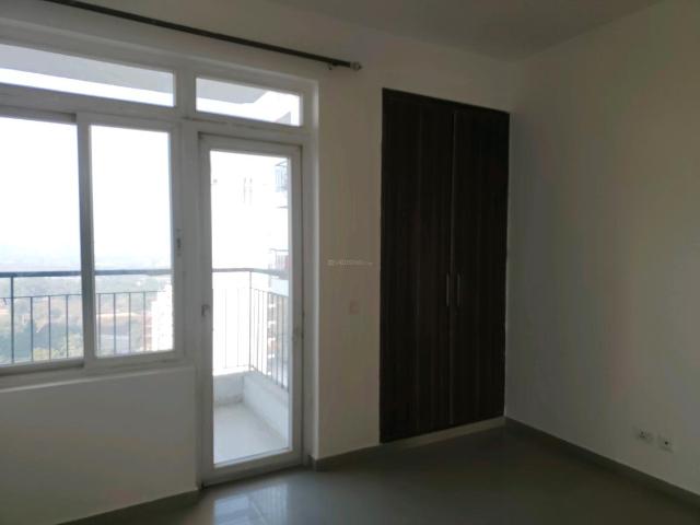 3 BHK Apartment in Sector 76 for rent Gurgaon. The reference number is 18424491