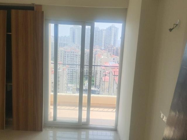 3 BHK Apartment in Sector 76 for resale Noida. The reference number is 21009805