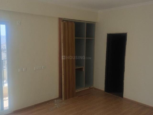 3 BHK Apartment in Sector 76 for resale Noida. The reference number is 21009878