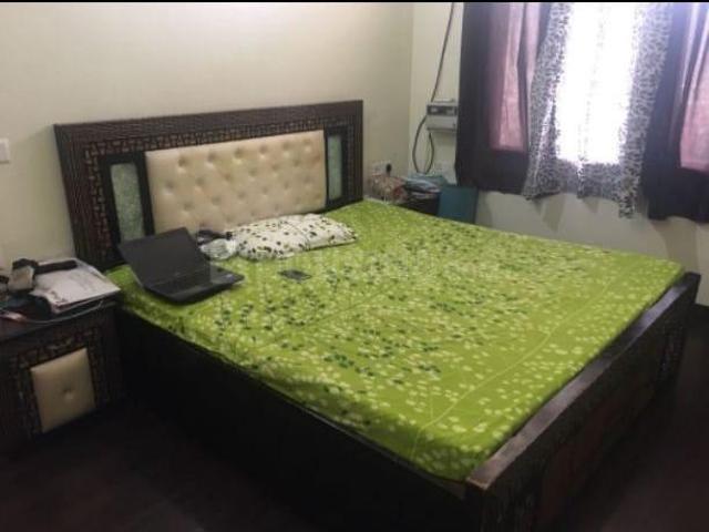 3 BHK Apartment in Sector 77 for rent Noida. The reference number is 20997162