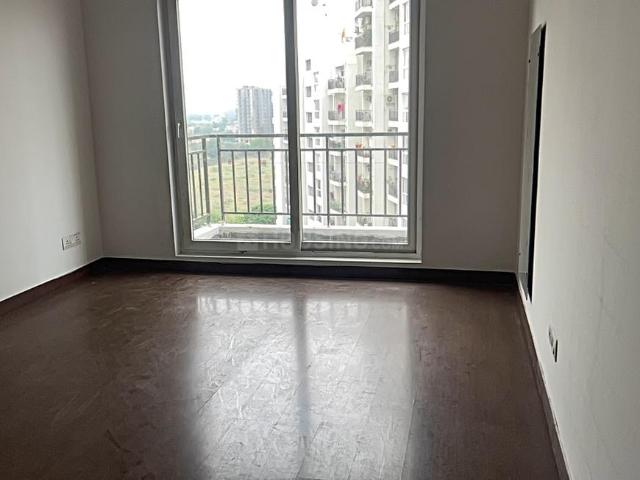 3 BHK Apartment in Sector 77 for rent Gurgaon. The reference number is 20153827