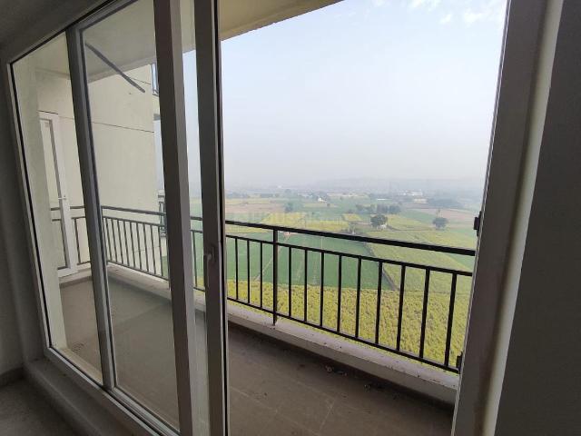 3 BHK Apartment in Sector 77 for rent Gurgaon. The reference number is 20153899