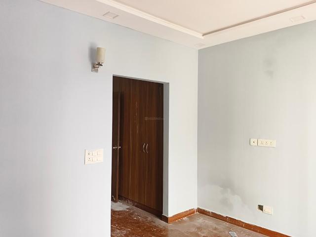 3 BHK Apartment in Sector 77 for rent Gurgaon. The reference number is 21074558