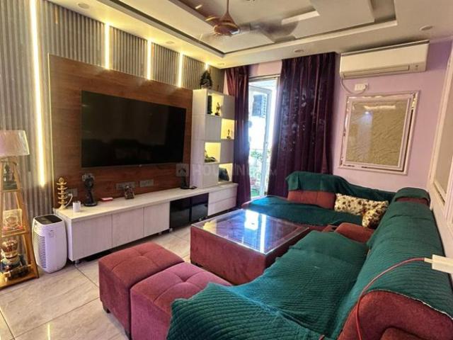 3 BHK Apartment in Sector 77 for rent Gurgaon. The reference number is 21235723