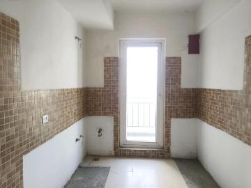 3 BHK Apartment in Sector 77 for resale Gurgaon. The reference number is 19290833