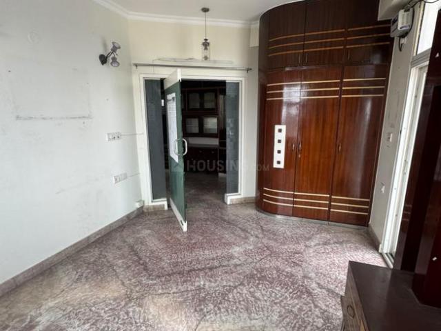 3 BHK Apartment in Sector 77 for resale Noida. The reference number is 21299751
