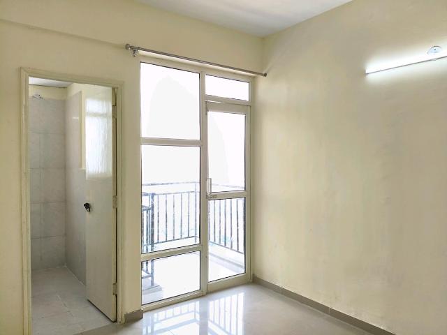 3 BHK Apartment in Sector 70A for rent Gurgaon. The reference number is 21170351
